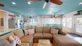 OV30 Beach Home on Stilts, Indoor Tiki Bar, Ping Pong Table, Shared Pool, Near Beach